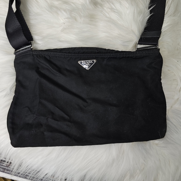 PRADA Vintage Black Tessuto Messenger Cross BodyBag - Picture 3 of 11